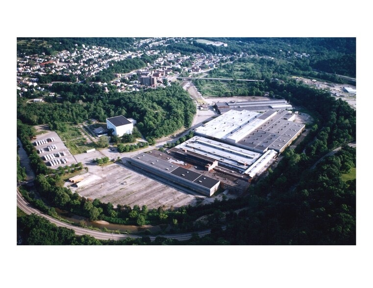 1000-5000 Commerce Cir, Trafford, PA for lease - Aerial - Image 1 of 1