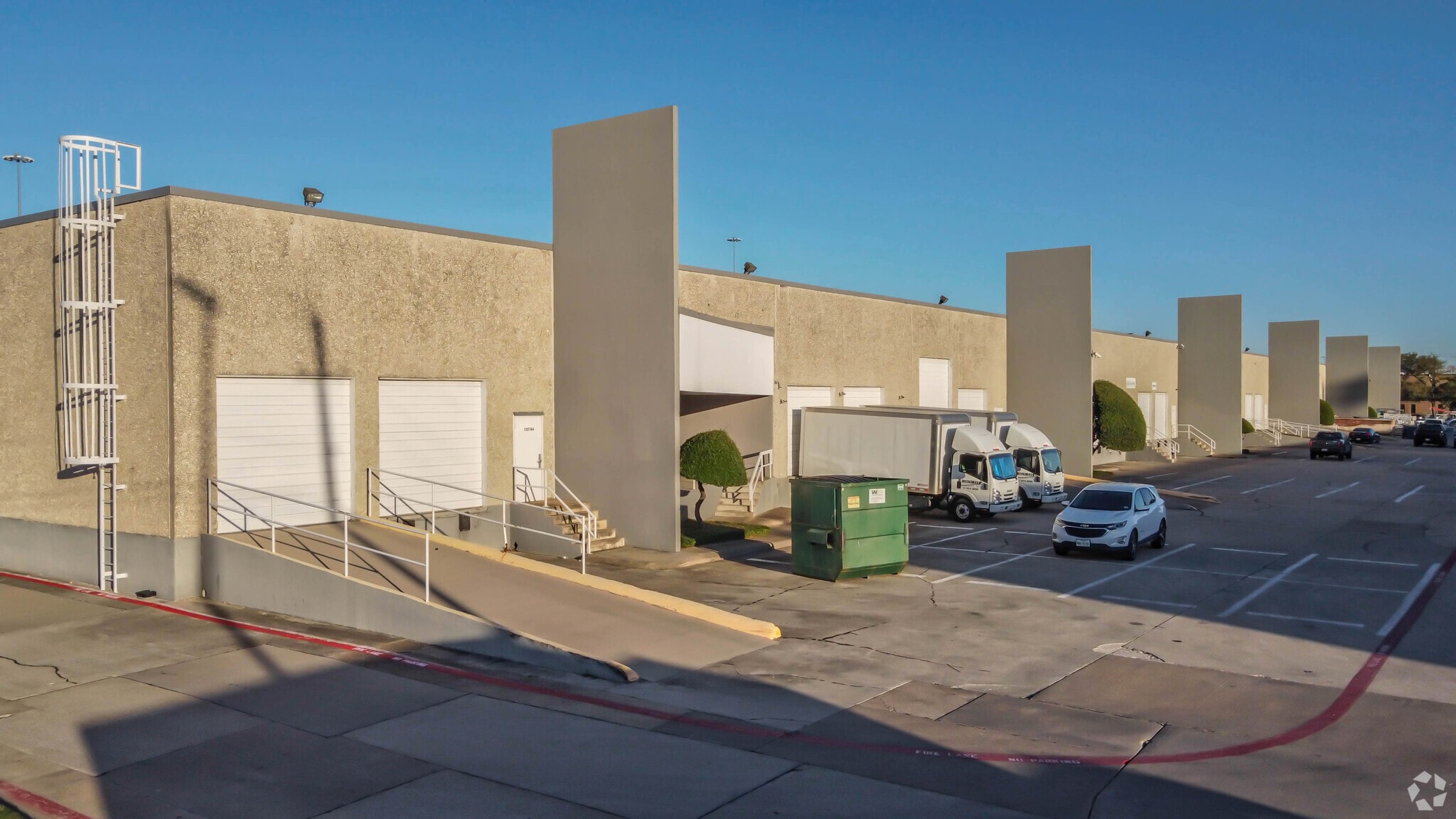 10730-10768 N Stemmons Fwy, Dallas, TX for lease Building Photo- Image 1 of 6