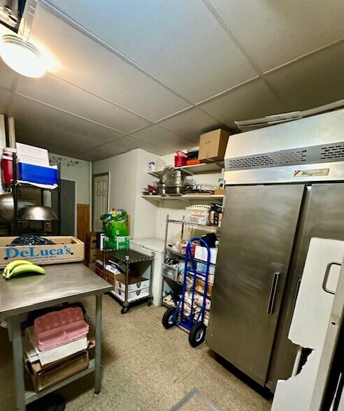 2930 Burlington Ave, Delanco, NJ à vendre - Photo intérieure - Image 3 de 12