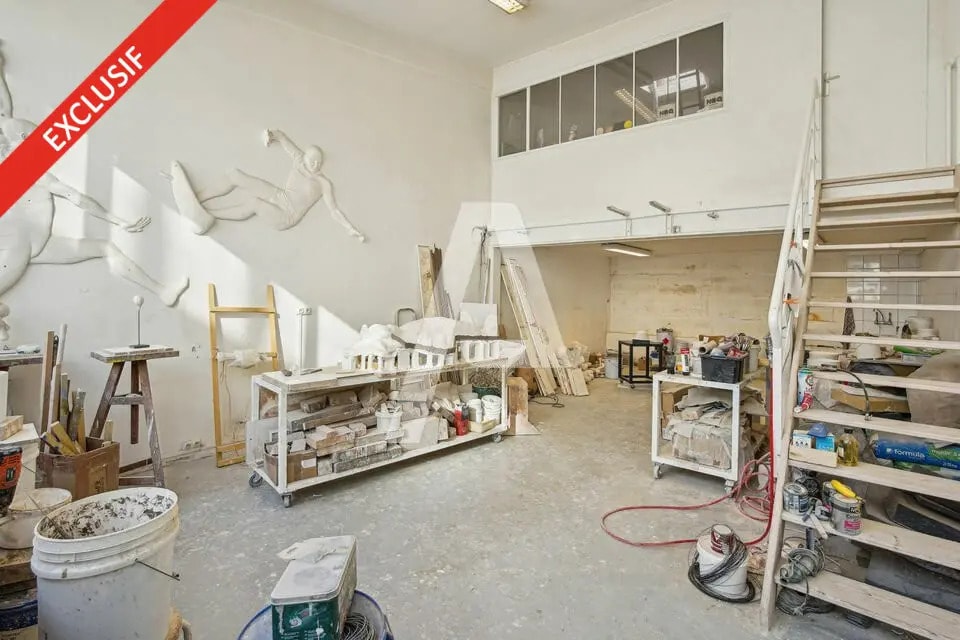 Office in Le Kremlin-Bicêtre for lease Interior Photo- Image 1 of 9