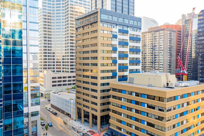 Plus de détails pour 521 3 Av SW, Calgary, AB - Commerce de détail à louer