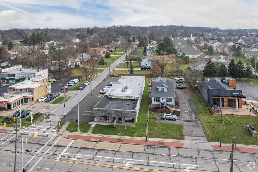 7565 Broadview Rd, Seven Hills, OH à louer - Aérien - Image 2 de 9