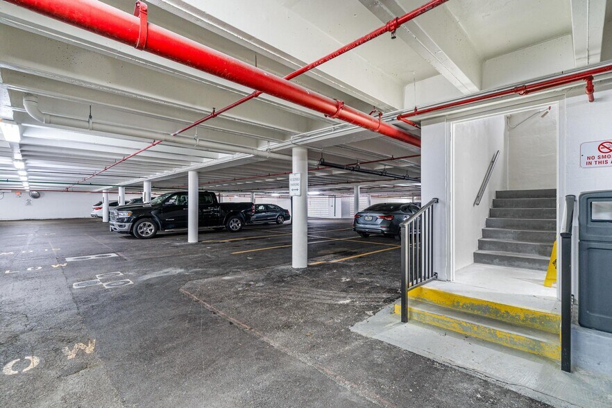 2455 E Sunrise Blvd, Fort Lauderdale, FL à vendre - Photo du bâtiment - Image 3 de 18