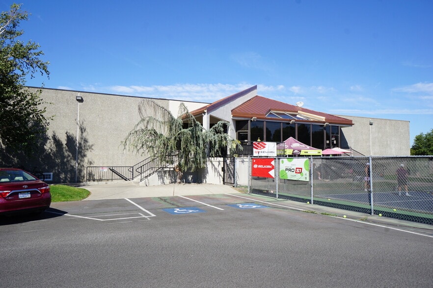 2501 Racquet Ln, Yakima, WA for lease - Building Photo - Image 1 of 3