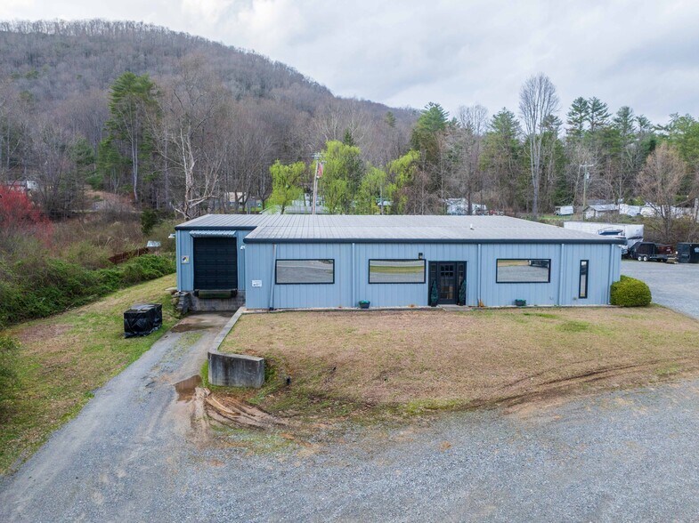 4599 Hendersonville Hwy, Pisgah Forest, NC à vendre - Photo du bâtiment - Image 2 de 5