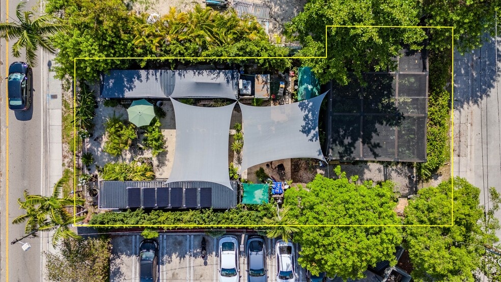 400 NE 36th St, Miami, FL for lease - Building Photo - Image 3 of 10