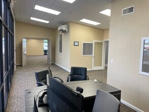 608 S Jefferson St, Mascoutah, IL à louer Photo intérieure- Image 2 de 15