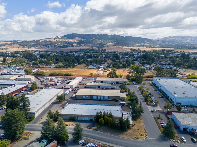 285 Sutton Pl, Santa Rosa, CA à vendre - Aérien - Image 2 de 5
