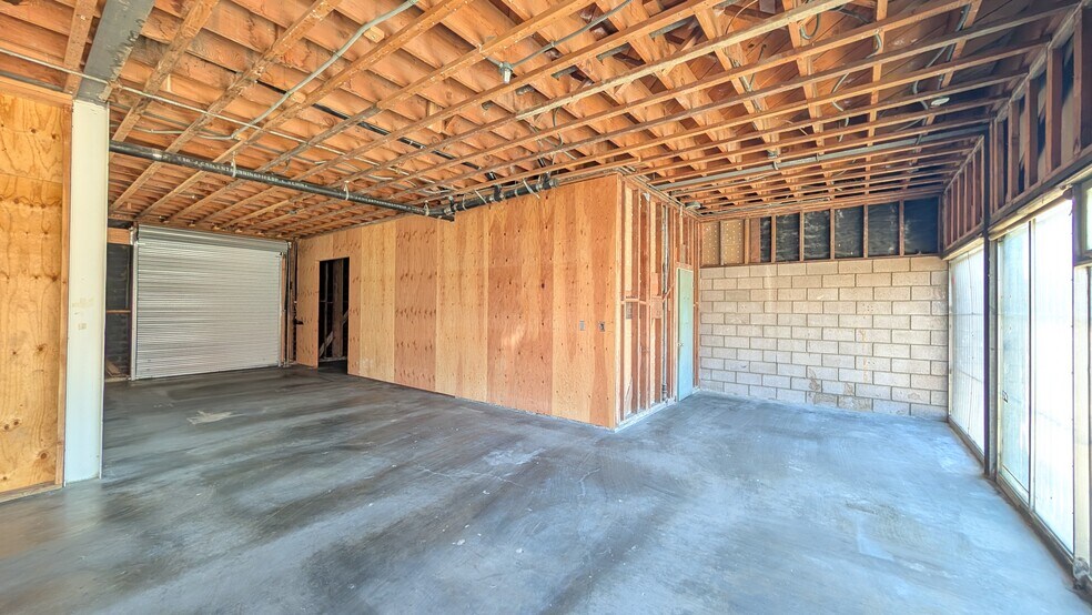 3318 W Jefferson Blvd, Los Angeles, CA à vendre - Photo du bâtiment - Image 2 de 11