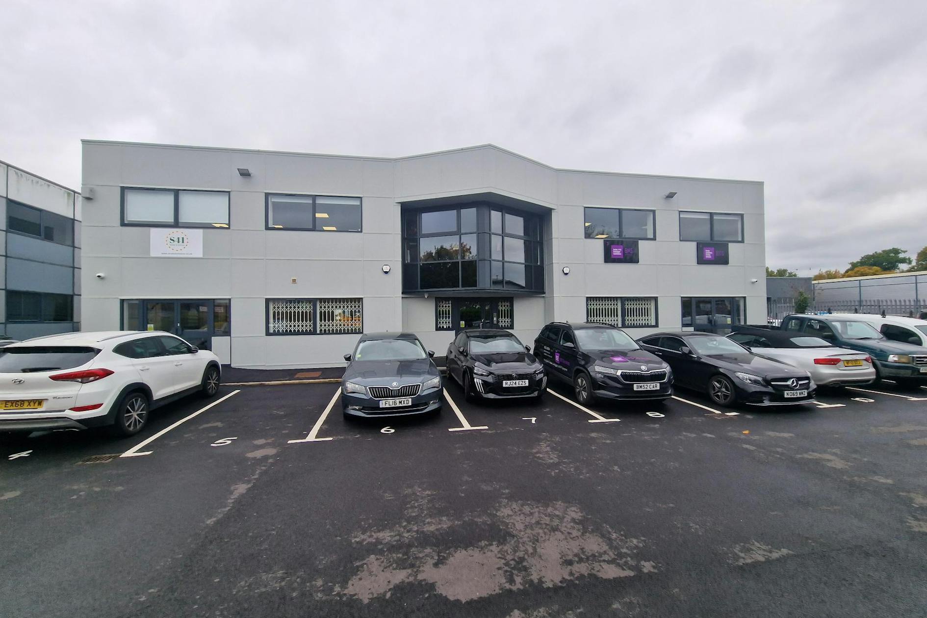Stroudley Rd, Basingstoke for sale Primary Photo- Image 1 of 5
