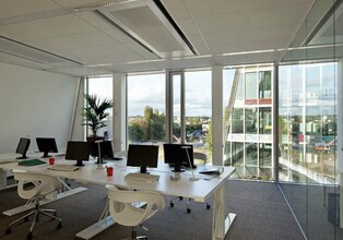Office in Nanterre for lease Interior Photo- Image 2 of 5