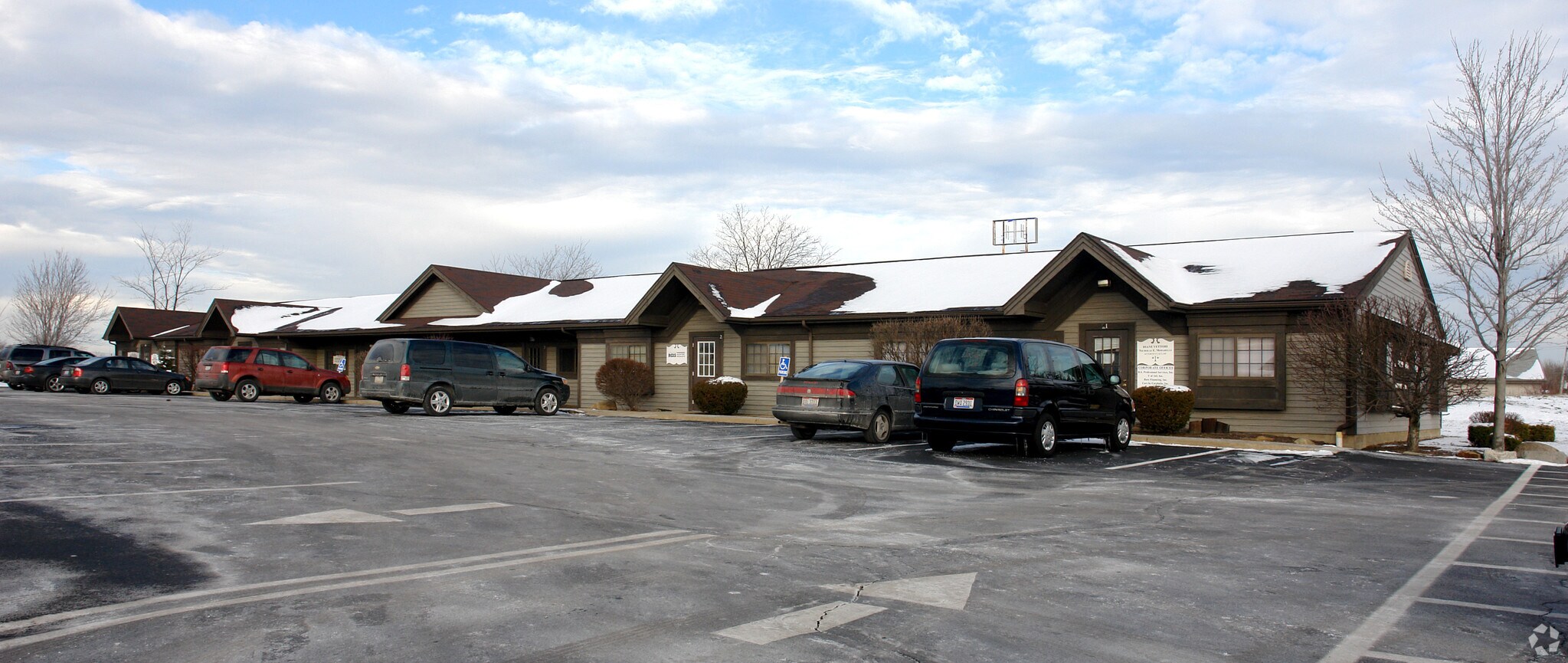 80 Westchester Dr, Youngstown, OH for sale Primary Photo- Image 1 of 3