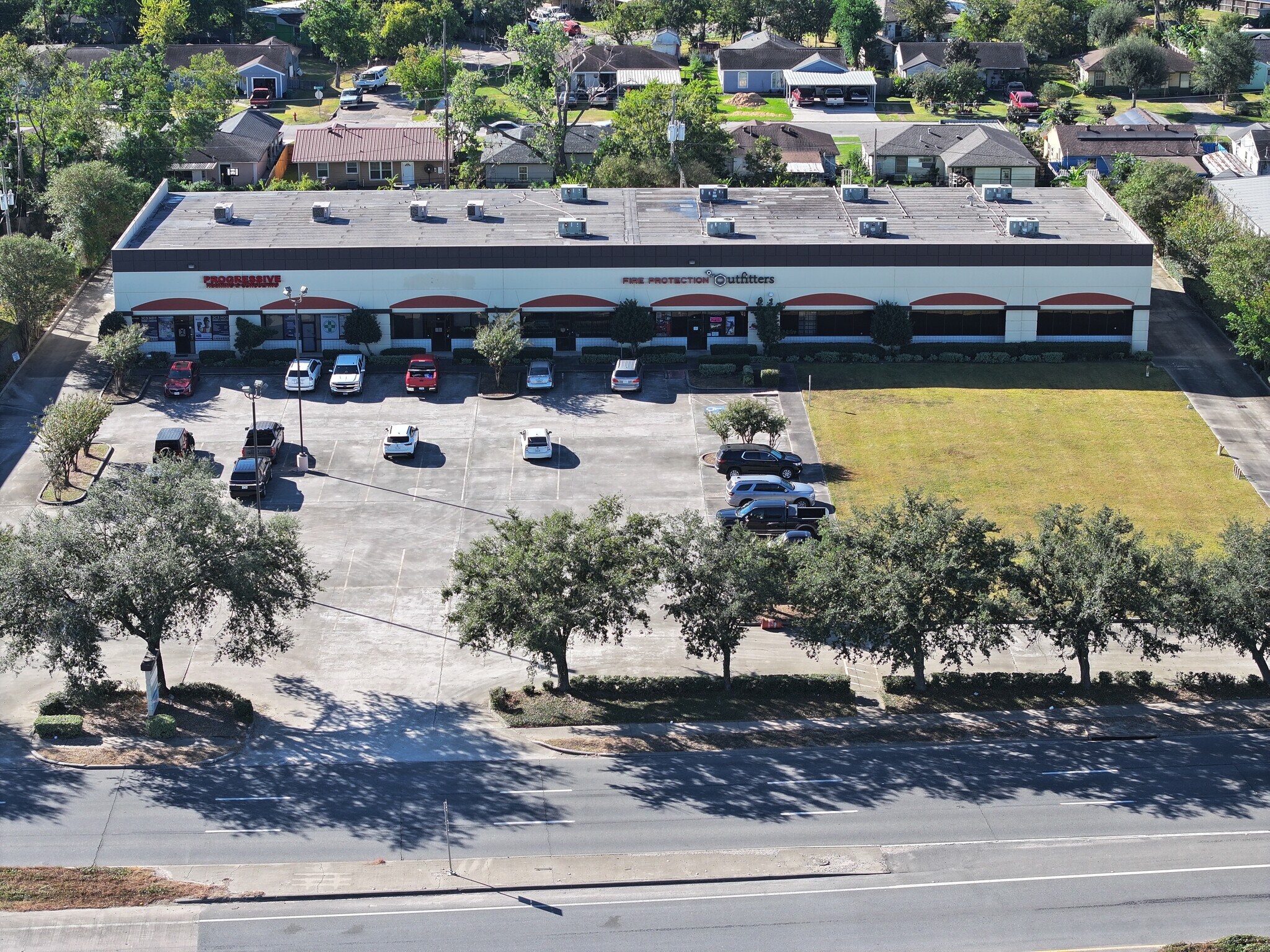 2300 E Pasadena Fwy, Pasadena, TX for lease Building Photo- Image 1 of 8