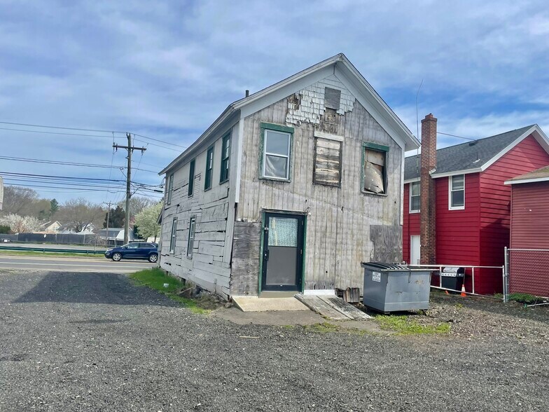 303 Main St, Branford, CT à louer - Photo du bâtiment - Image 2 de 4