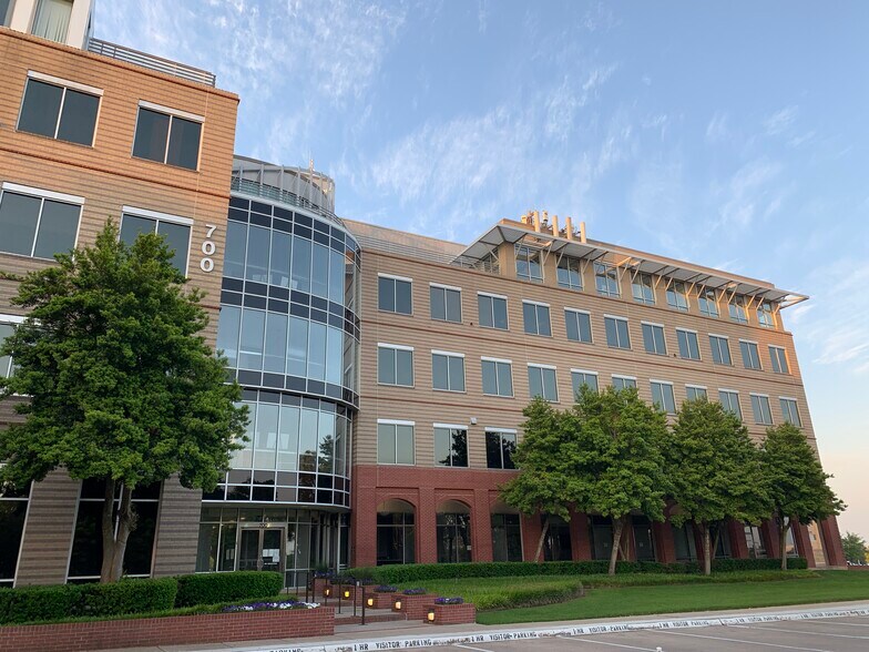 700 Highlander Blvd, Arlington, TX for lease - Building Photo - Image 3 of 4