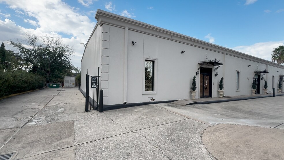 257-263 W Rittenhouse St, Houston, TX for sale - Commercial Listing Video - Image 2 of 23