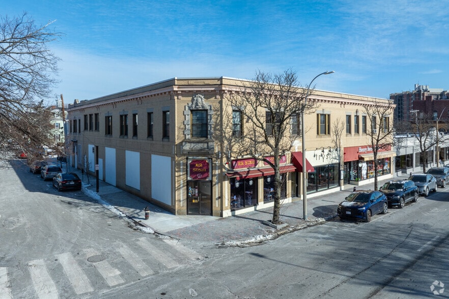 691 Massachusetts Ave, Arlington, MA for lease - Primary Photo - Image 1 of 4