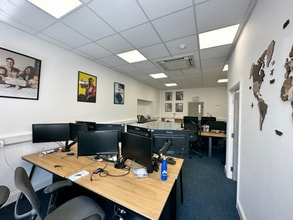 110-114 Golders Green Rd, London for lease Interior Photo- Image 2 of 4