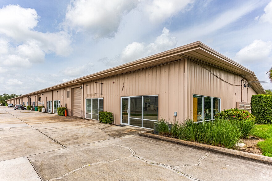 3573 Enterprise Ave, Naples, FL for lease - Building Photo - Image 2 of 22