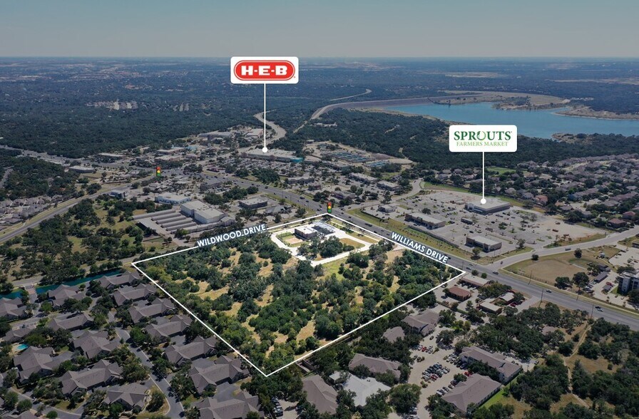 4655 Williams Dr, Georgetown, TX à vendre - Photo du bâtiment - Image 1 de 2
