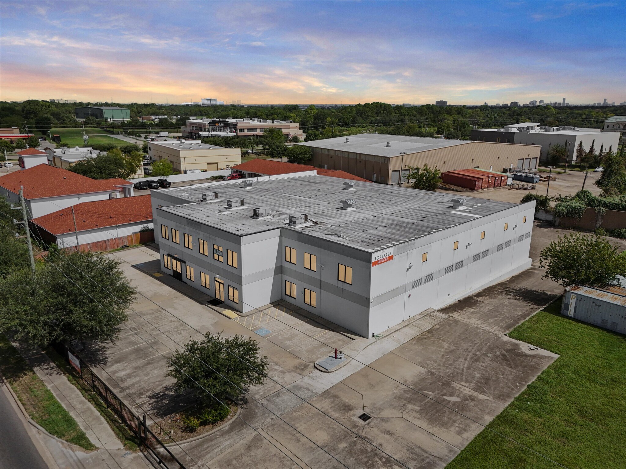 11820 S Sam Houston Pkwy W, Houston, TX à vendre Photo du bâtiment- Image 1 de 1