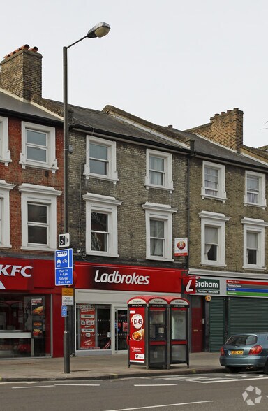 173 Uxbridge Rd, Londres à vendre - Photo du bâtiment - Image 2 de 2