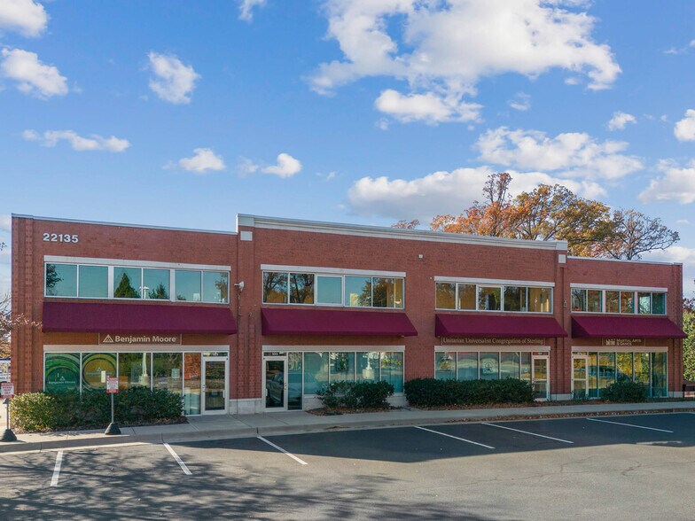 22135 Davis Dr, Sterling, VA à louer - Photo du bâtiment - Image 2 de 8