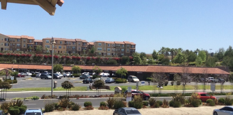 25561-25571 Jeronimo Rd, Mission Viejo, CA à louer - Photo du bâtiment - Image 2 de 13