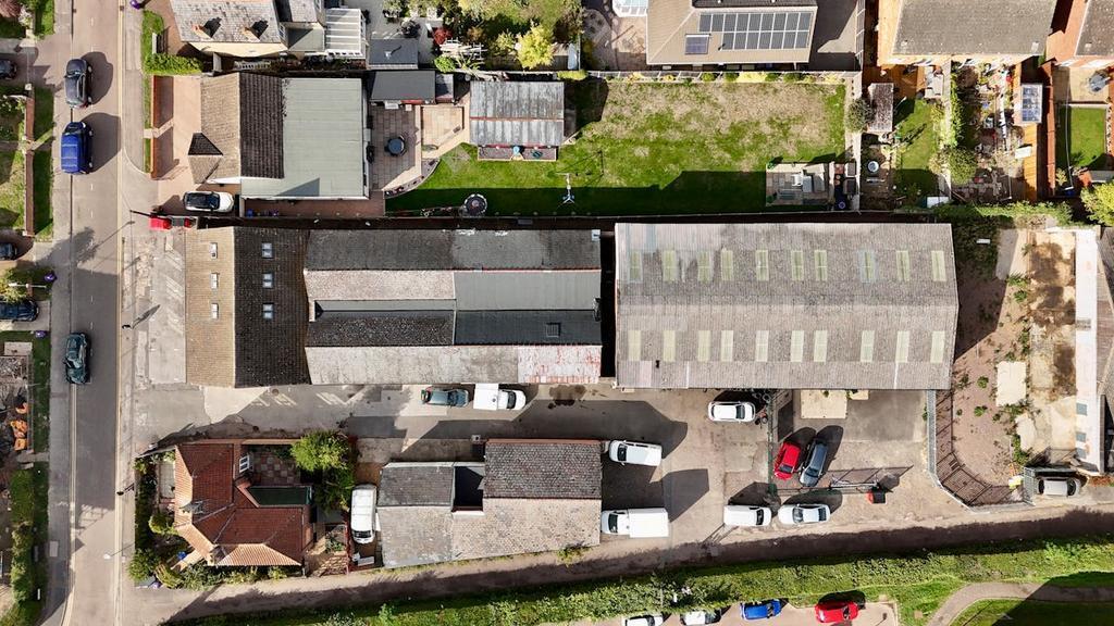 11 Lower Gower Rd, Royston à vendre Photo du bâtiment- Image 1 de 11