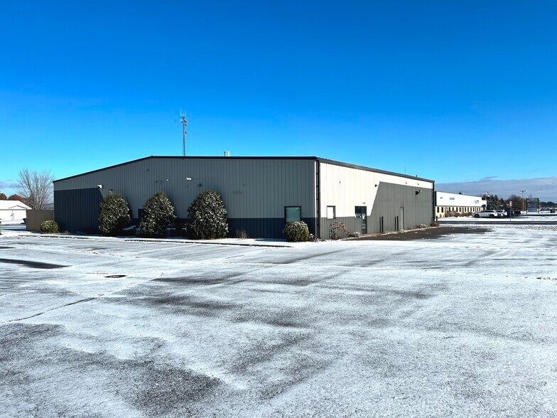 7548 Industrial Park Rd, Baxter, MN for sale - Building Photo - Image 1 of 19