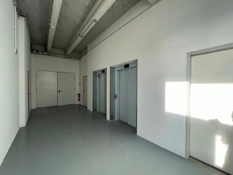 Industriel dans Ivry-sur-Seine à louer - Photo intérieure - Image 2 de 12
