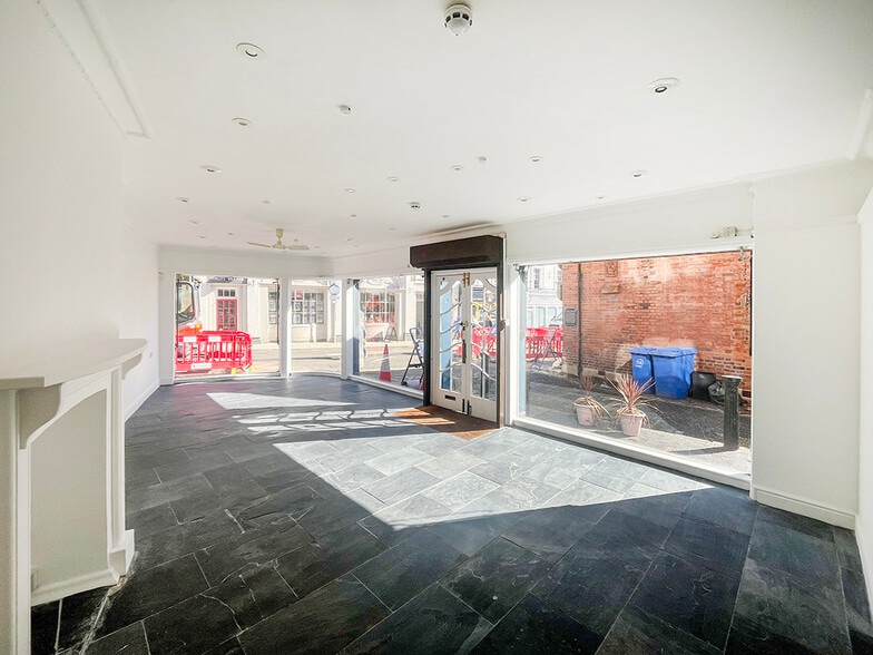 23 Downing St, Farnham for lease - Interior Photo - Image 1 of 7