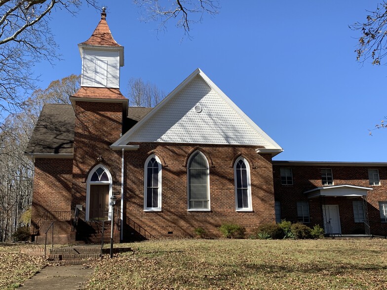 5591 Seward Rd, Pfafftown, NC for sale - Primary Photo - Image 1 of 1