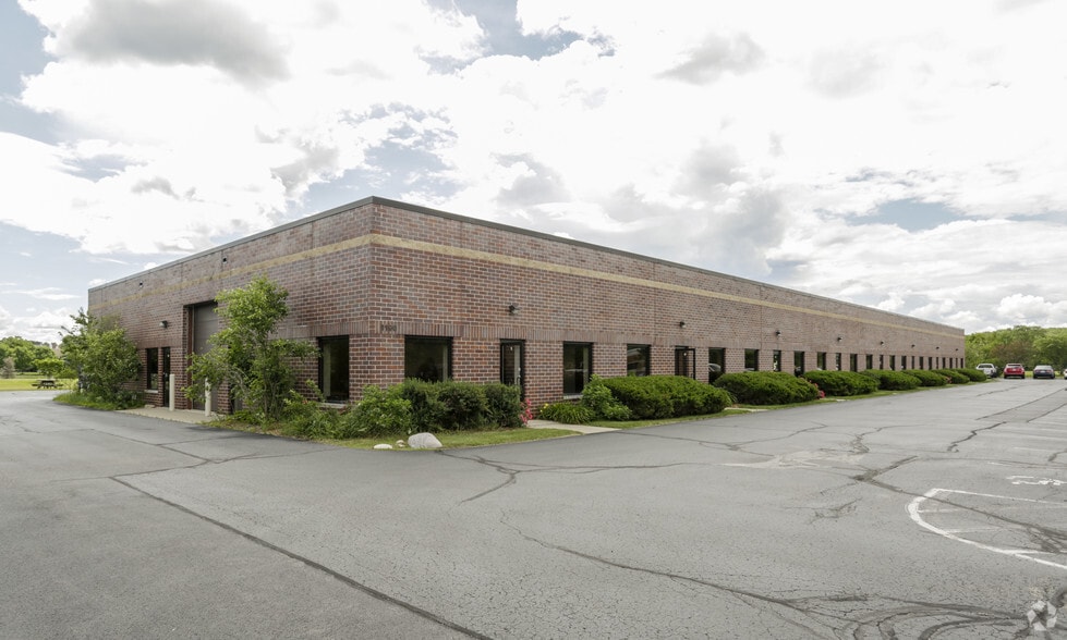 1190 Richards Rd, Hartland, WI for lease - Building Photo - Image 1 of 14