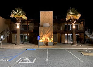 3301 Micro Pl, Palm Springs, CA à louer Photo du bâtiment- Image 2 de 5