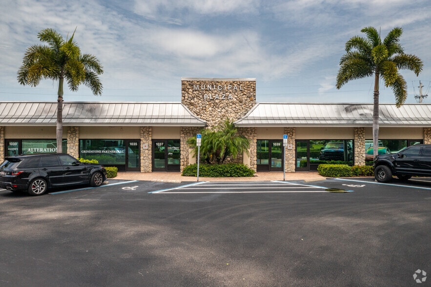 1011-1065 5th Ave N, Naples, FL à vendre - Photo du bâtiment - Image 3 de 23