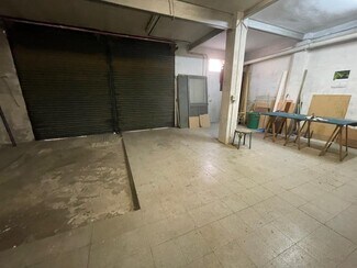 Plus de détails pour Multi-résidentiel à vendre