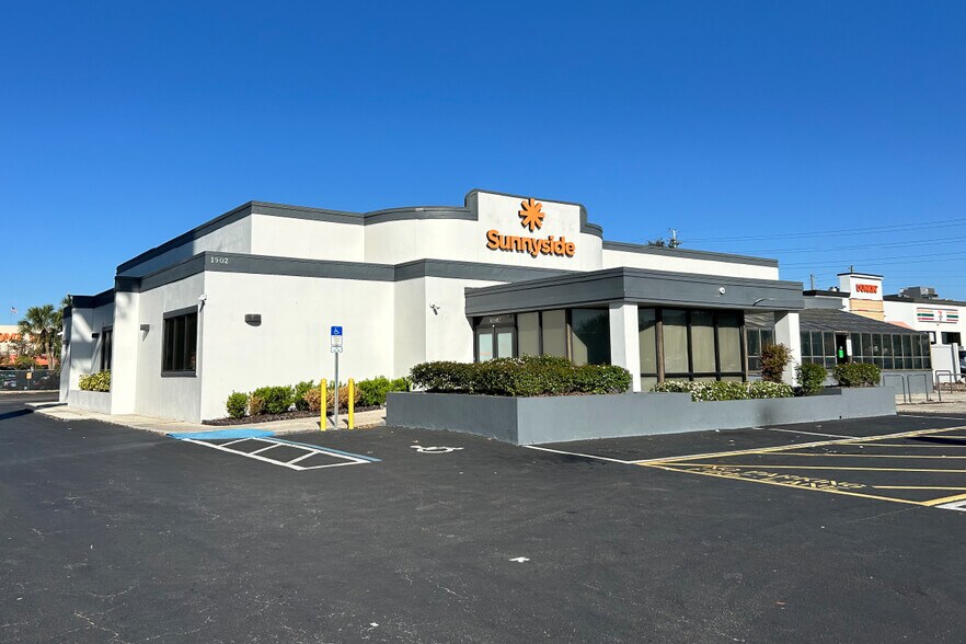 1902 N Dale Mabry Hwy, Tampa, FL à vendre - Photo du bâtiment - Image 1 de 3