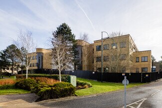 Plus de détails pour 1 Lakeside Rd, Farnborough - Bureau à louer