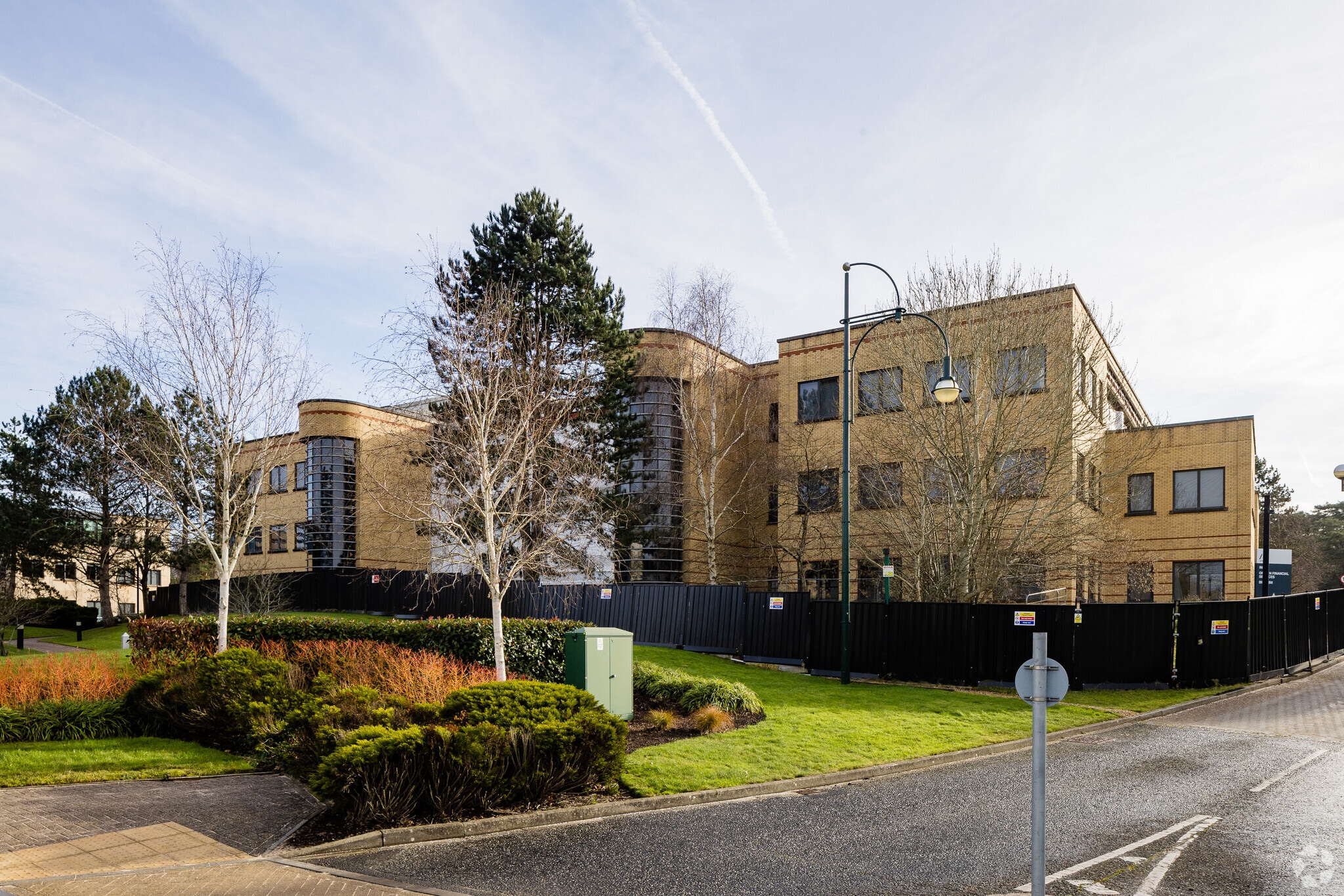 1 Lakeside Rd, Farnborough for lease Primary Photo- Image 1 of 9
