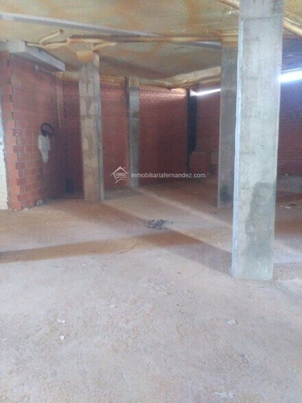 Commerce de détail dans Cáceres, Cáceres à louer - Photo du bâtiment - Image 2 de 9