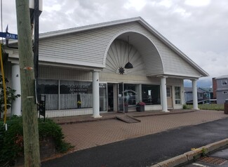 Plus de détails pour 250 Main St, Madawaska, ME - Vente au détail à vendre