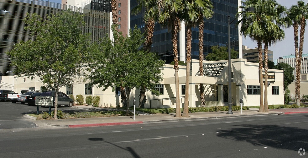 500 S 4th St, Las Vegas, NV à louer - Photo du bâtiment - Image 3 de 48