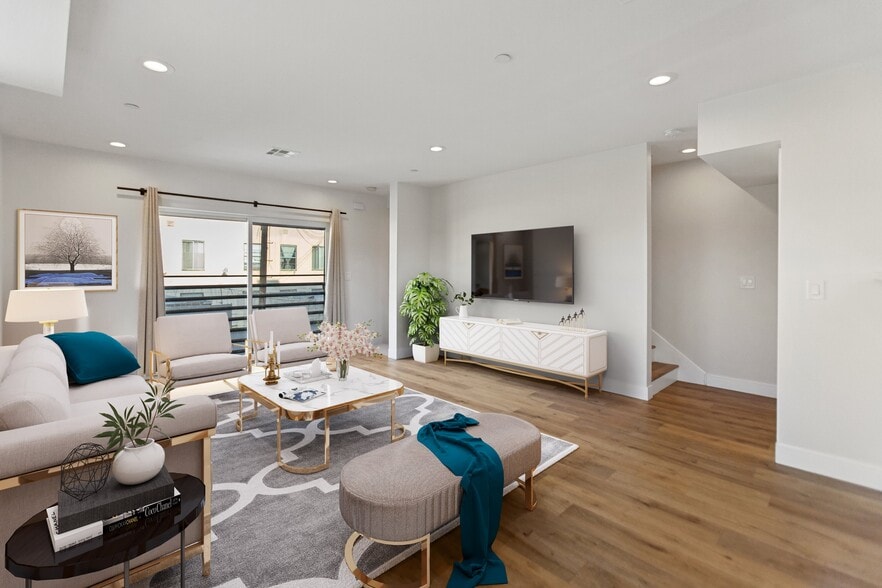 1726 Menlo Ave, Los Angeles, CA for sale - Building Photo - Image 3 of 41