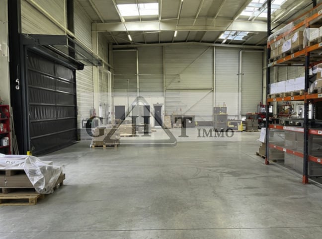 Industrial in Villeneuve-la-Garenne for lease - Interior Photo - Image 1 of 3