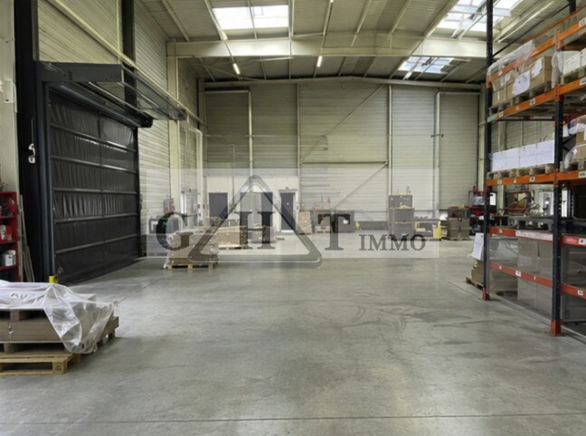 Industrial in Villeneuve-la-Garenne for lease Interior Photo- Image 1 of 4