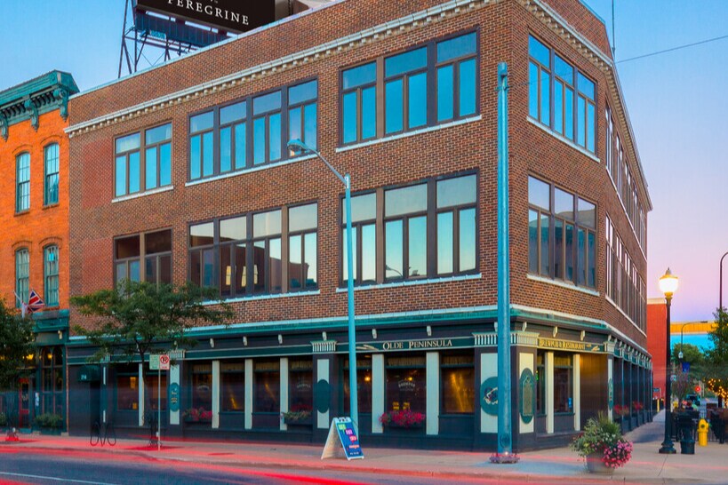 200 E Michigan Ave, Kalamazoo, MI à louer - Photo du bâtiment - Image 2 de 17