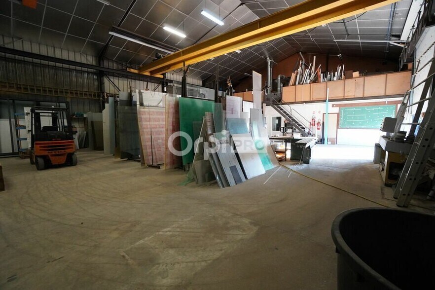 Retail in Dole for lease - Building Photo - Image 2 of 6