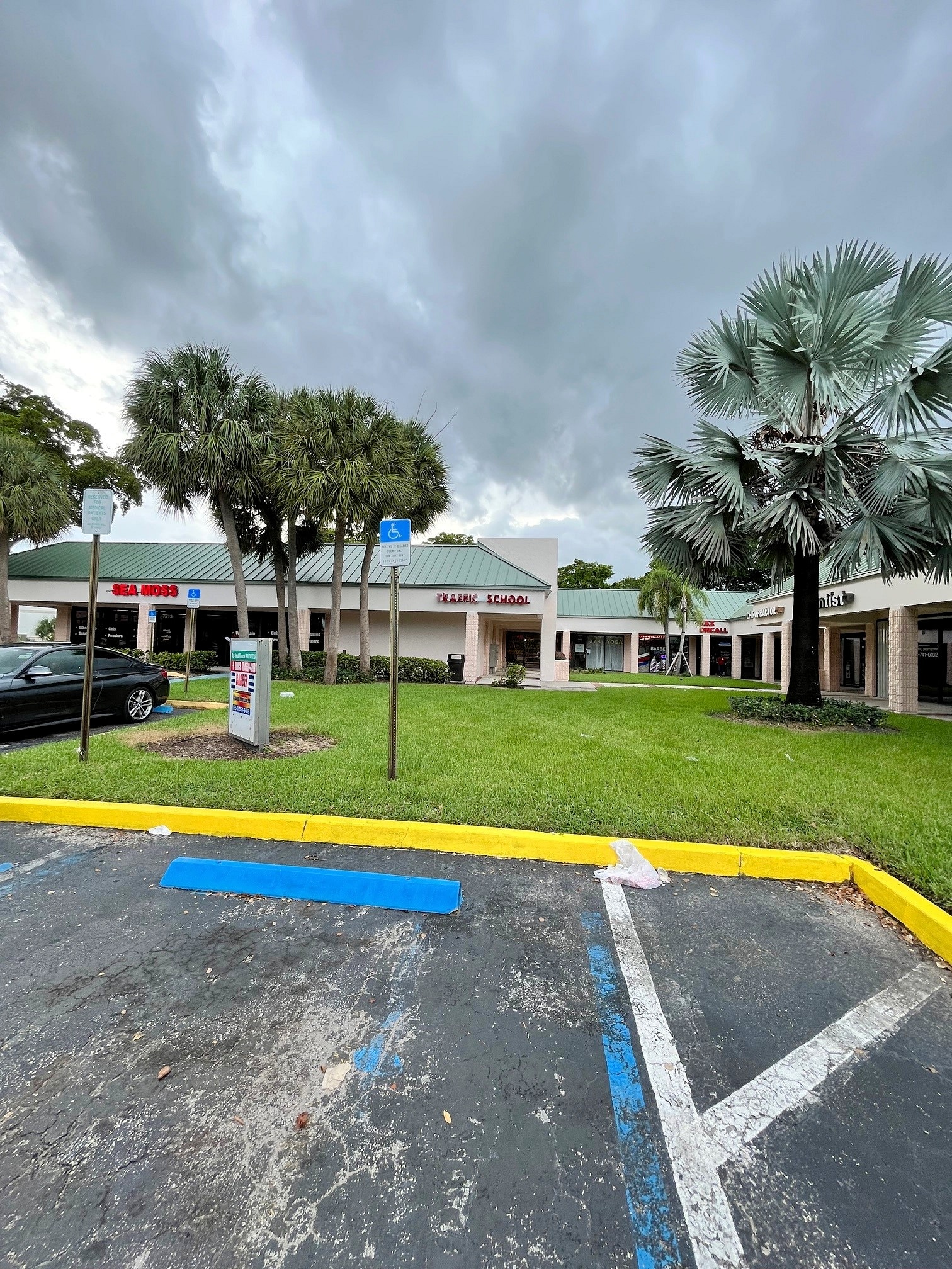 7101-7225 W Oakland Park Blvd, Lauderhill, FL for lease Building Photo- Image 1 of 8