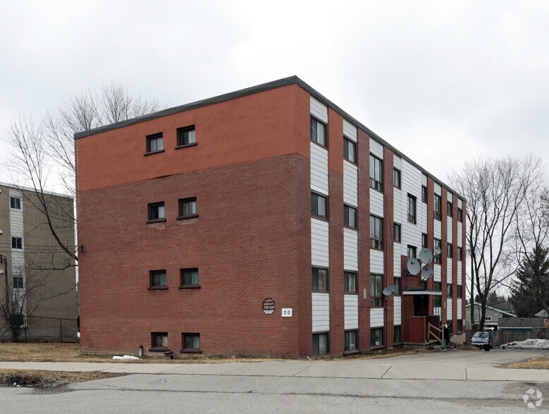 20 Weichel St, Kitchener, ON à vendre - Photo principale - Image 1 de 1